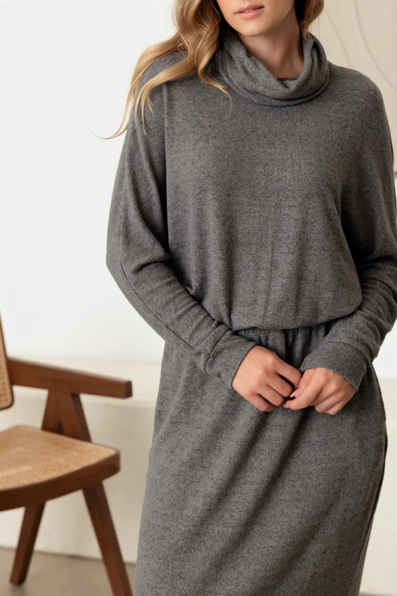Turtleneck Elastic Waist Long Sleeve Midi Dress