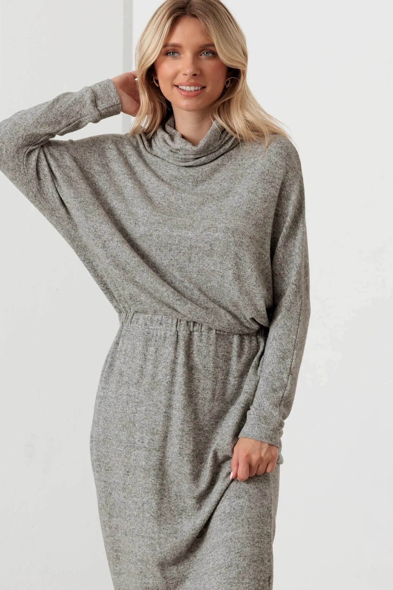 Turtleneck Elastic Waist Long Sleeve Midi Dress